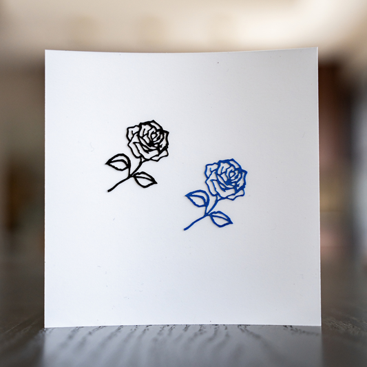 Fleur de peau en satin – bijou de peau repositionnable M Paris