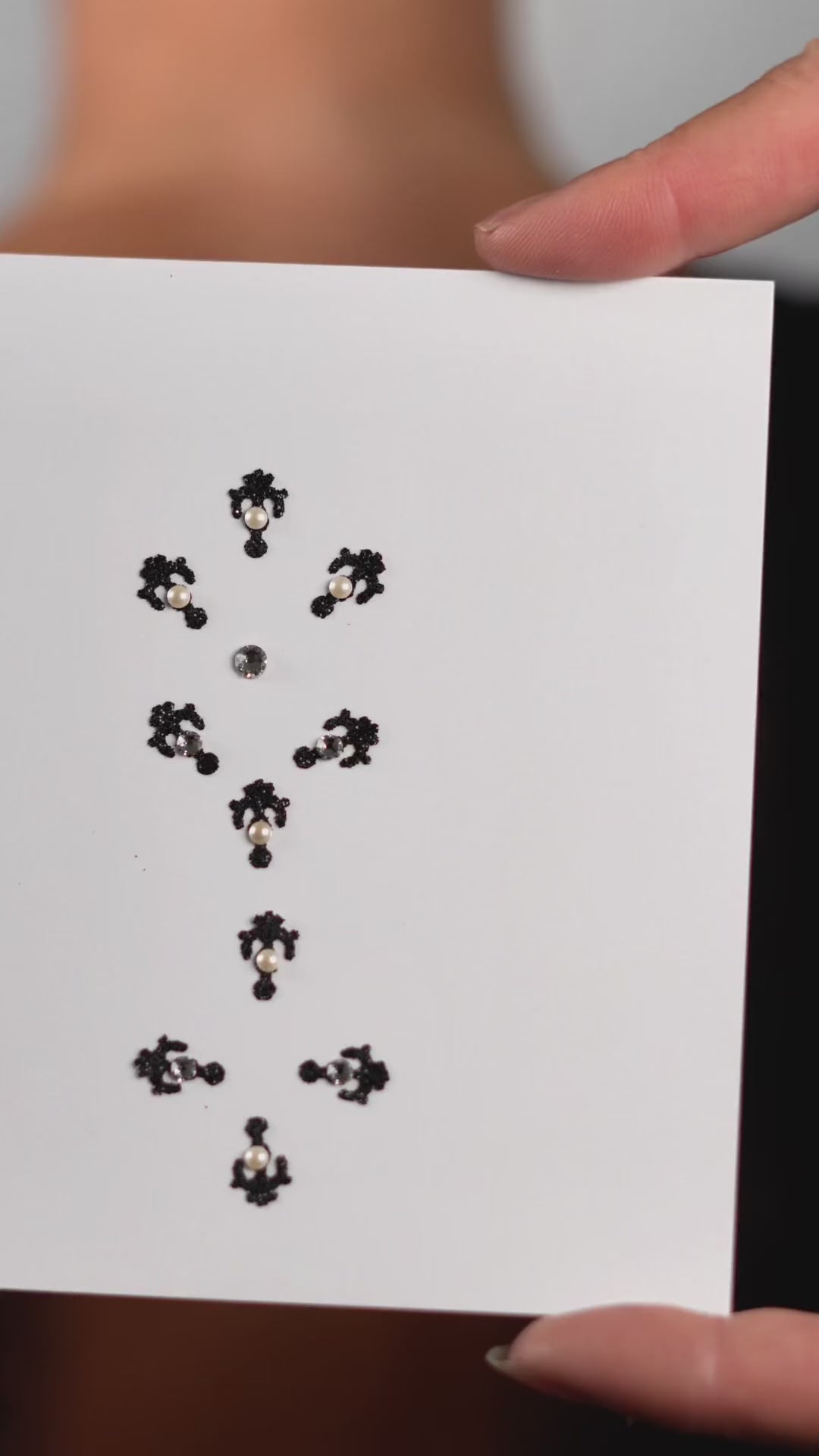 Bindis perlé - M Paris – vidéo